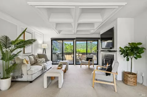 239 Knollwood Dr, San Rafael, CA 94901