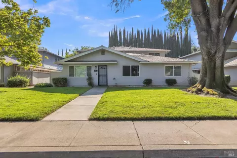 128 Del Rio Ct #4, Vacaville, CA 95687