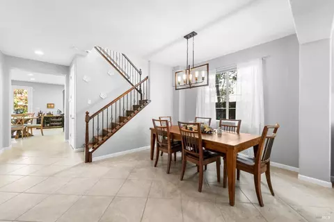 Dining - 424 Cache Ct, Vacaville, CA 95688 photo 1 of 3