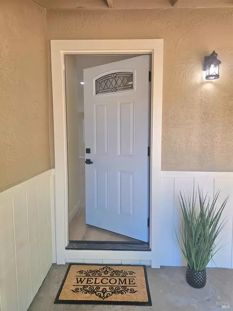 319 Folsom Dr, Vacaville, CA 95687