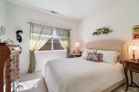 717 Rosemary Clooney Ct, Windsor, CA 95492