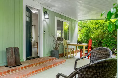 4 La Canada Ct, Saint Helena, CA 94574