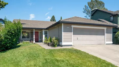 9474 Lazy Creek Dr, Windsor, CA 95492