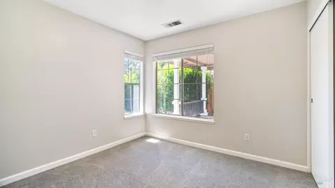 Bedroom - 9474 Lazy Creek Dr, Windsor, CA 95492 photo 3 of 3