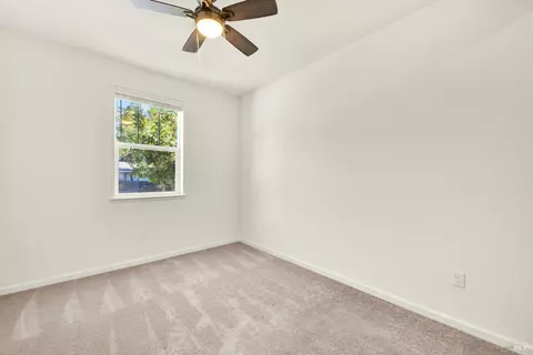 Bedroom - 314 Fruitvale Rd, Vacaville, CA 95688 photo 1 of 14