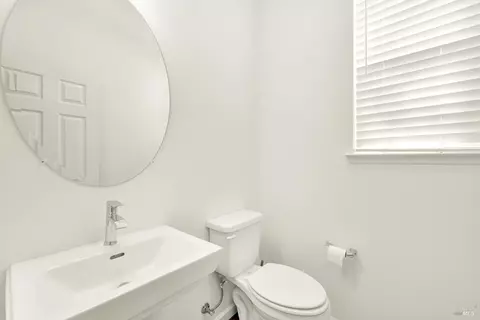 Bath - 314 Fruitvale Rd, Vacaville, CA 95688 photo 1 of 7
