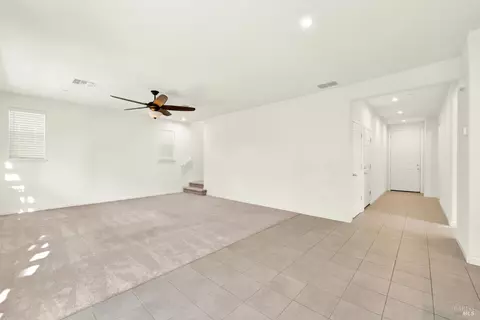 Living - 314 Fruitvale Rd, Vacaville, CA 95688 photo 2 of 10