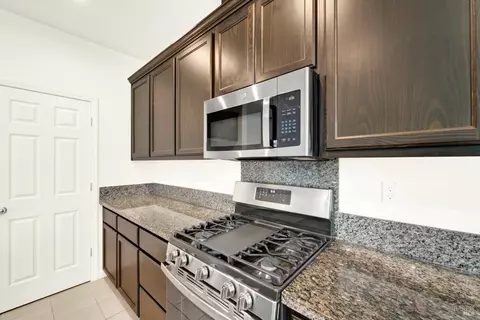 Kitchen - 314 Fruitvale Rd, Vacaville, CA 95688 photo 7 of 7
