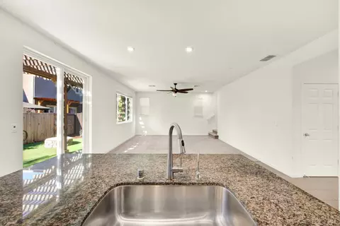 Living - 314 Fruitvale Rd, Vacaville, CA 95688 photo 10 of 10