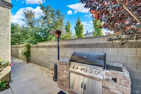 Exterior - 314 Fruitvale Rd, Vacaville, CA 95688 photo 29 of 33