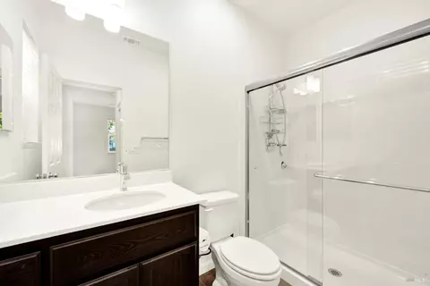 Bath - 314 Fruitvale Rd, Vacaville, CA 95688 photo 2 of 7
