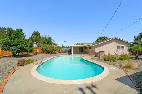 Exterior - 159 Dodge Ct, Napa, CA 94558 photo 7 of 13