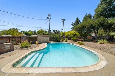 Exterior - 159 Dodge Ct, Napa, CA 94558 photo 6 of 13