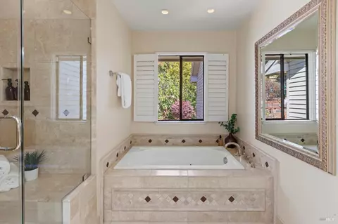 Bath - 4 Eucalyptus Knoll St, Mill Valley, CA 94941 photo 4 of 8
