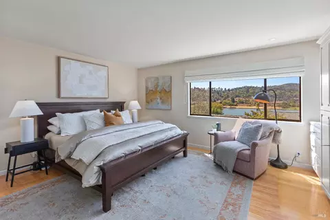 Bedroom - 4 Eucalyptus Knoll St, Mill Valley, CA 94941 photo 1 of 6
