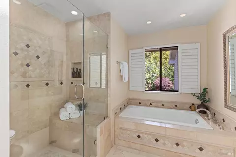 Bath - 4 Eucalyptus Knoll St, Mill Valley, CA 94941 photo 5 of 8