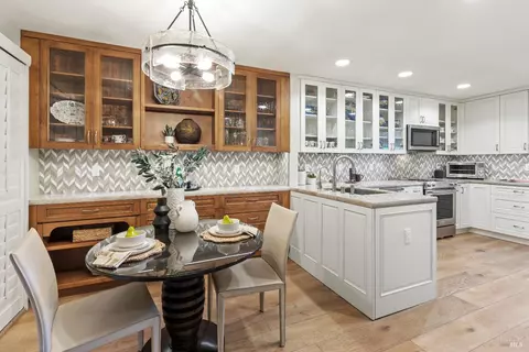 Kitchen - 4 Eucalyptus Knoll St, Mill Valley, CA 94941 photo 6 of 6