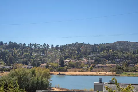 View/Area - 4 Eucalyptus Knoll St, Mill Valley, CA 94941 photo 2 of 10