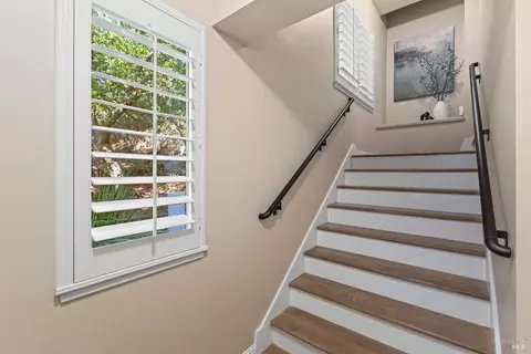 Entry Way - 4 Eucalyptus Knoll St, Mill Valley, CA 94941 photo 2 of 2