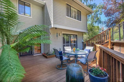 Exterior - 4 Eucalyptus Knoll St, Mill Valley, CA 94941 photo 6 of 17