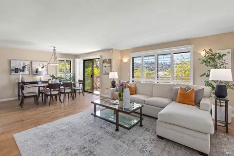 Living - 4 Eucalyptus Knoll St, Mill Valley, CA 94941 photo 4 of 4