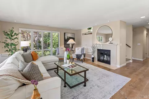 Living - 4 Eucalyptus Knoll St, Mill Valley, CA 94941 photo 2 of 4