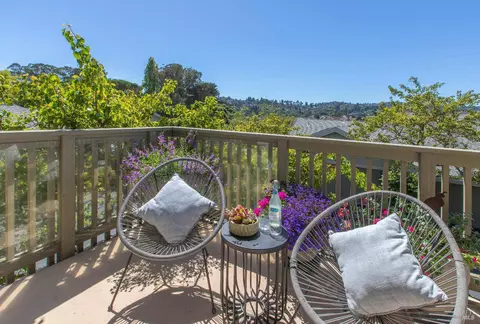 Exterior - 4 Eucalyptus Knoll St, Mill Valley, CA 94941 photo 2 of 17