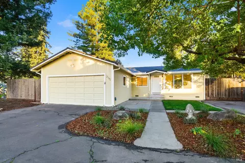 2195 Delpha Dr, Napa, CA 94558