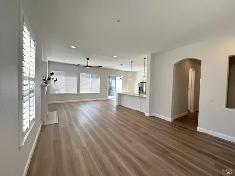 107 St Michael Ct, Cloverdale, CA 95425 photo 2