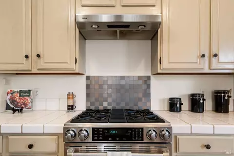 Kitchen - 37 Sage Way, Napa, CA 94559 photo 4 of 5