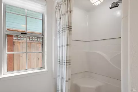 Bath - 37 Sage Way, Napa, CA 94559 photo 5 of 7