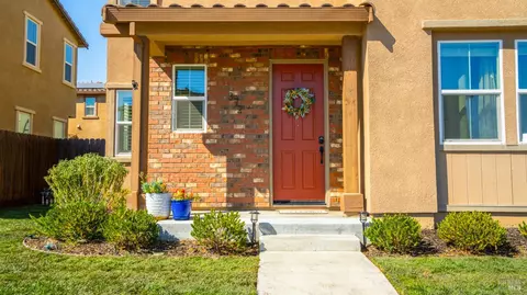 372 Primrose Dr, Vacaville, CA 95687 photo 4