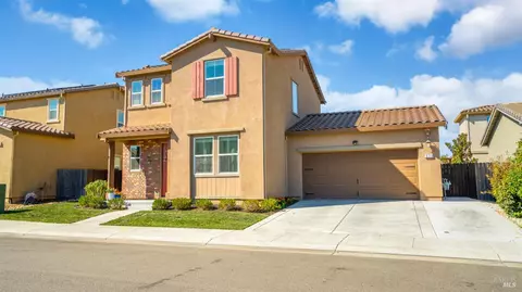 372 Primrose Dr, Vacaville, CA 95687 photo 3