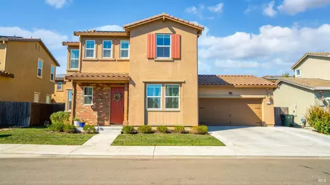 372 Primrose Dr, Vacaville, CA 95687 photo 2