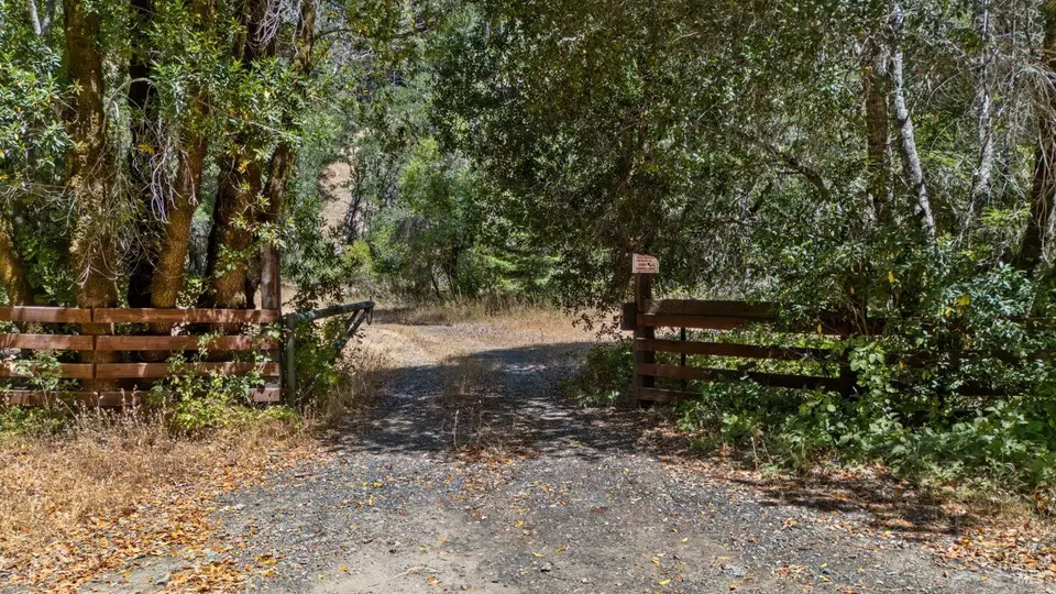  19401 Tomki Rd, Redwood Valley, CA 95470 photo 1