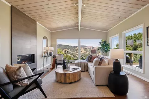 25 Manor View Dr, Fairfax, CA 94930