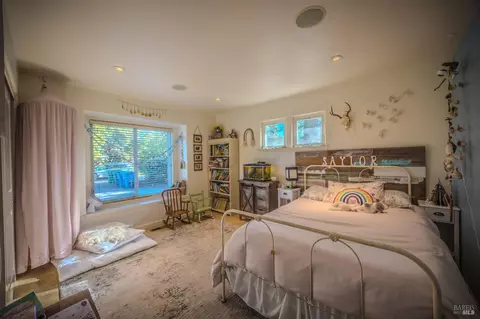 Bedroom - 4100 Bisordi Ln, Fulton, CA 95439 photo 1 of 10