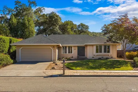 4604 Morris Ct, Santa Rosa, CA 95405