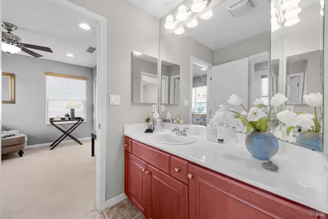 Bath - 4168 Summer Gate Ave, Vallejo, CA 94591 photo 12 of 14