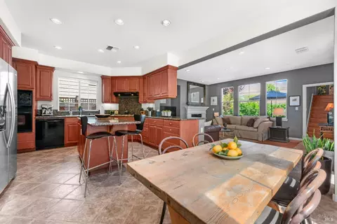 Kitchen - 4168 Summer Gate Ave, Vallejo, CA 94591 photo 10 of 10