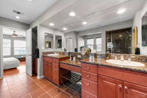 Bath - 4168 Summer Gate Ave, Vallejo, CA 94591 photo 5 of 14