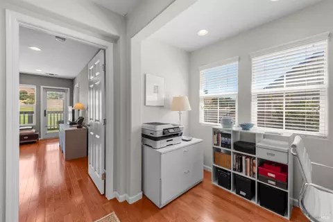 Entry Way - 4168 Summer Gate Ave, Vallejo, CA 94591 photo 8 of 9