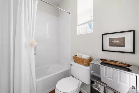 Bath - 4168 Summer Gate Ave, Vallejo, CA 94591 photo 4 of 14