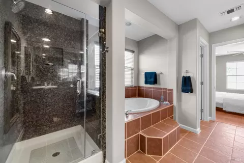 Bath - 4168 Summer Gate Ave, Vallejo, CA 94591 photo 9 of 14