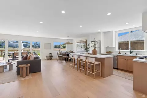 11 Berens Dr, Kentfield, CA 94904