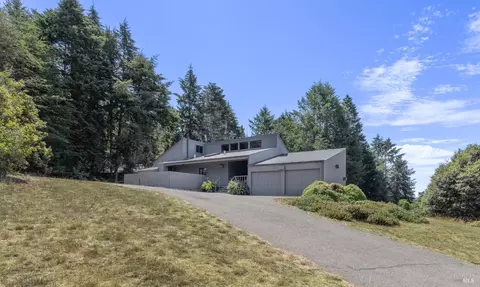 35330 Fly Cloud Rd, The Sea Ranch, CA 95497