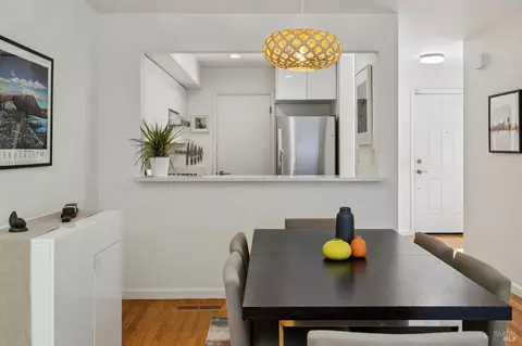 Dining - 614 Wateree St, Sausalito, CA 94965 photo 2 of 4