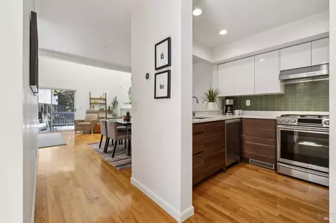 Entry Way - 614 Wateree St, Sausalito, CA 94965 photo 1 of 2
