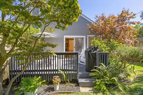Exterior - 614 Wateree St, Sausalito, CA 94965 photo 5 of 8