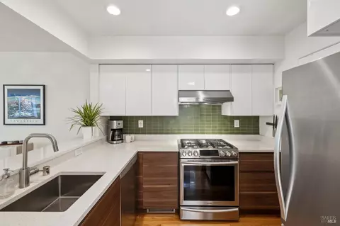 Kitchen - 614 Wateree St, Sausalito, CA 94965 photo 4 of 6